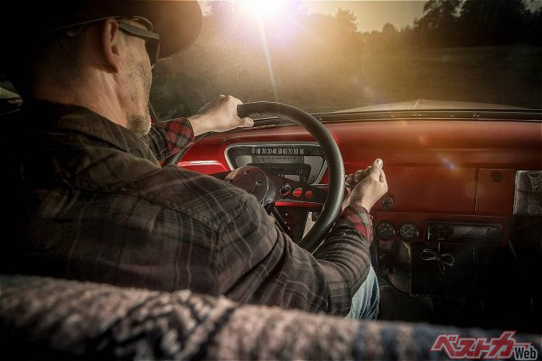 懐かしのコラムシフトも復活？　シフトレバーがどんどん変態化している件！