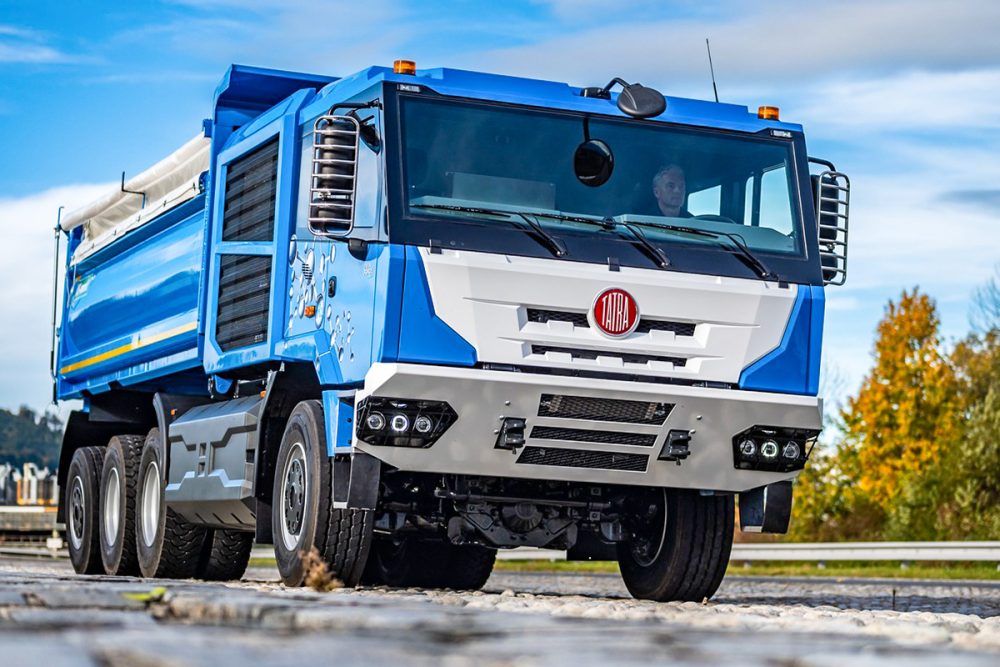 オフロード大型車の名門・タトラも脱炭素化!?　燃料電池トラック「フォースE-ドライブ」とは？